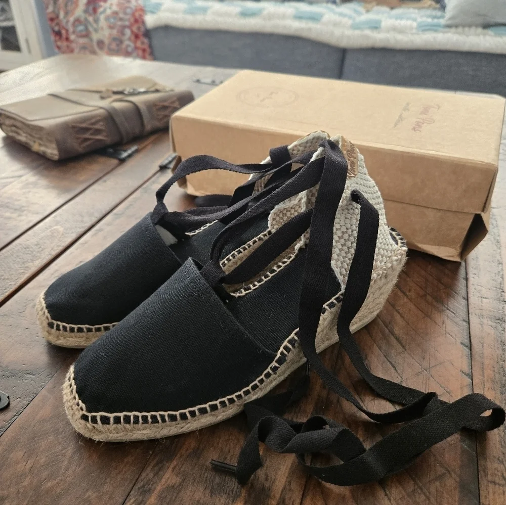 Toni Pons Valencia Wraparound Espadrille Wedge. Black. Size US 6.5. New.